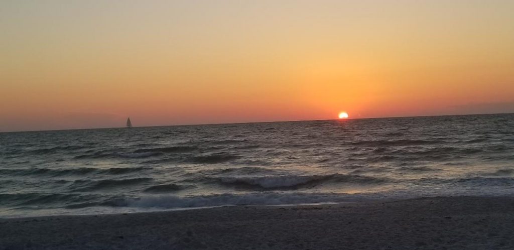 Naples Florida Sunsets are the best thing to do in Naples and their free!